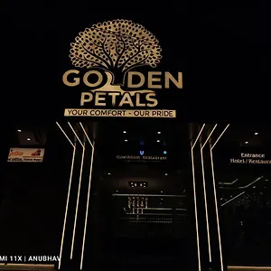 https://hotel-golden-petals.hotels-varanasi.com